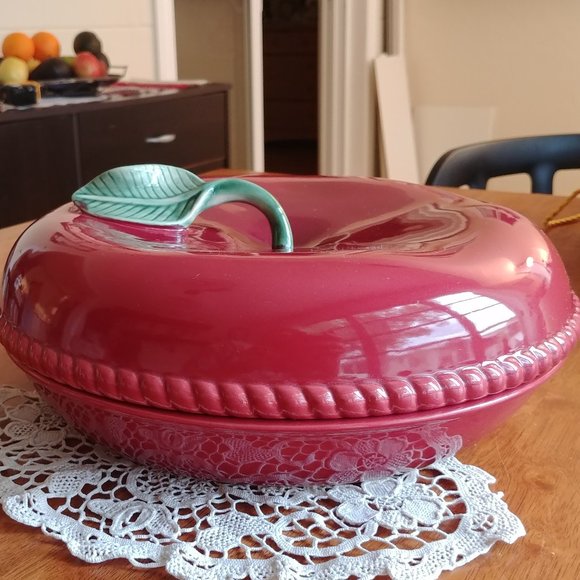 Other - Apple Shaped Ceramic Pie Dish With Lid Red, 9.5"